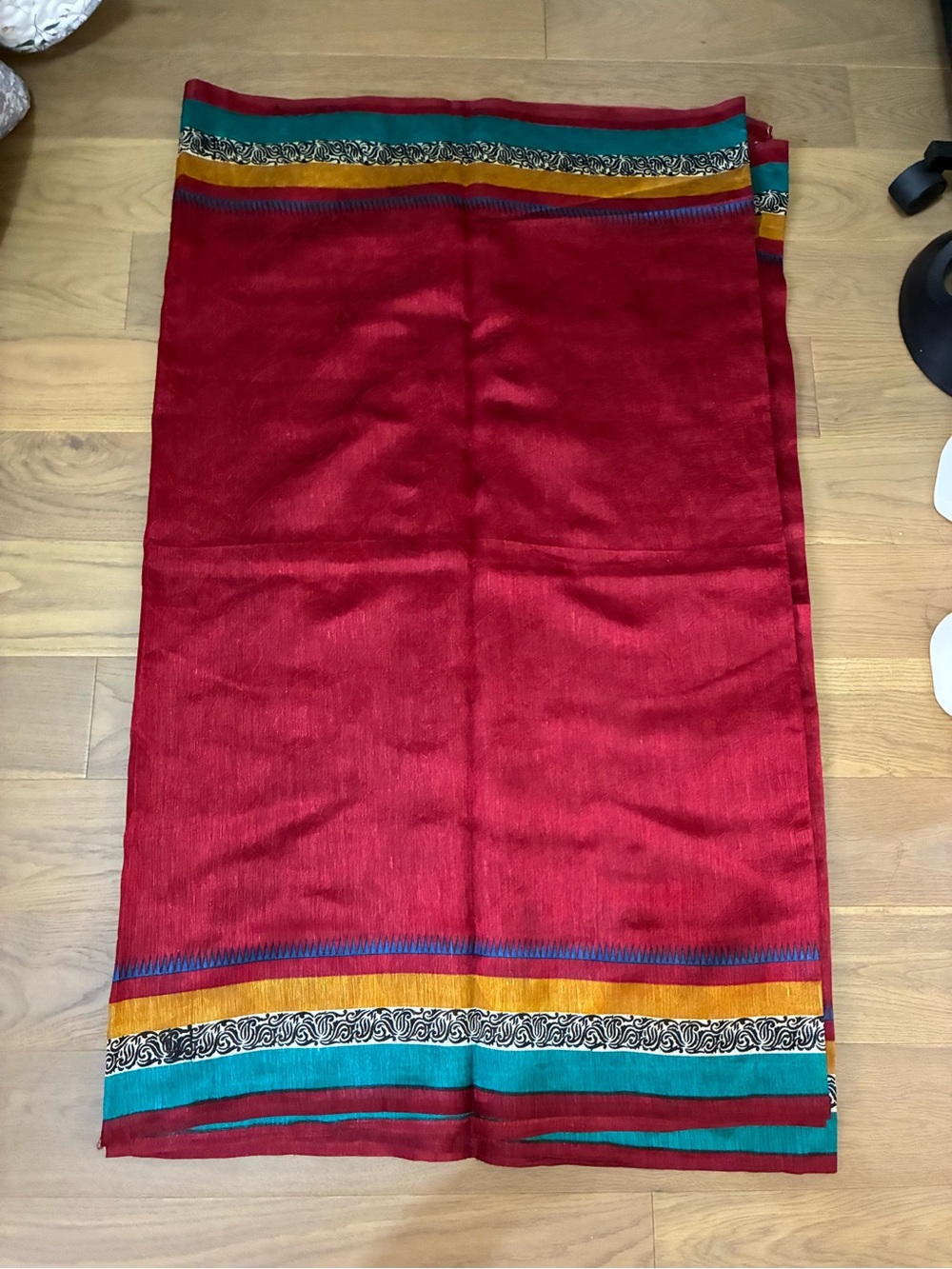 Red Multicolor Border Saree - Picture 5 of 6